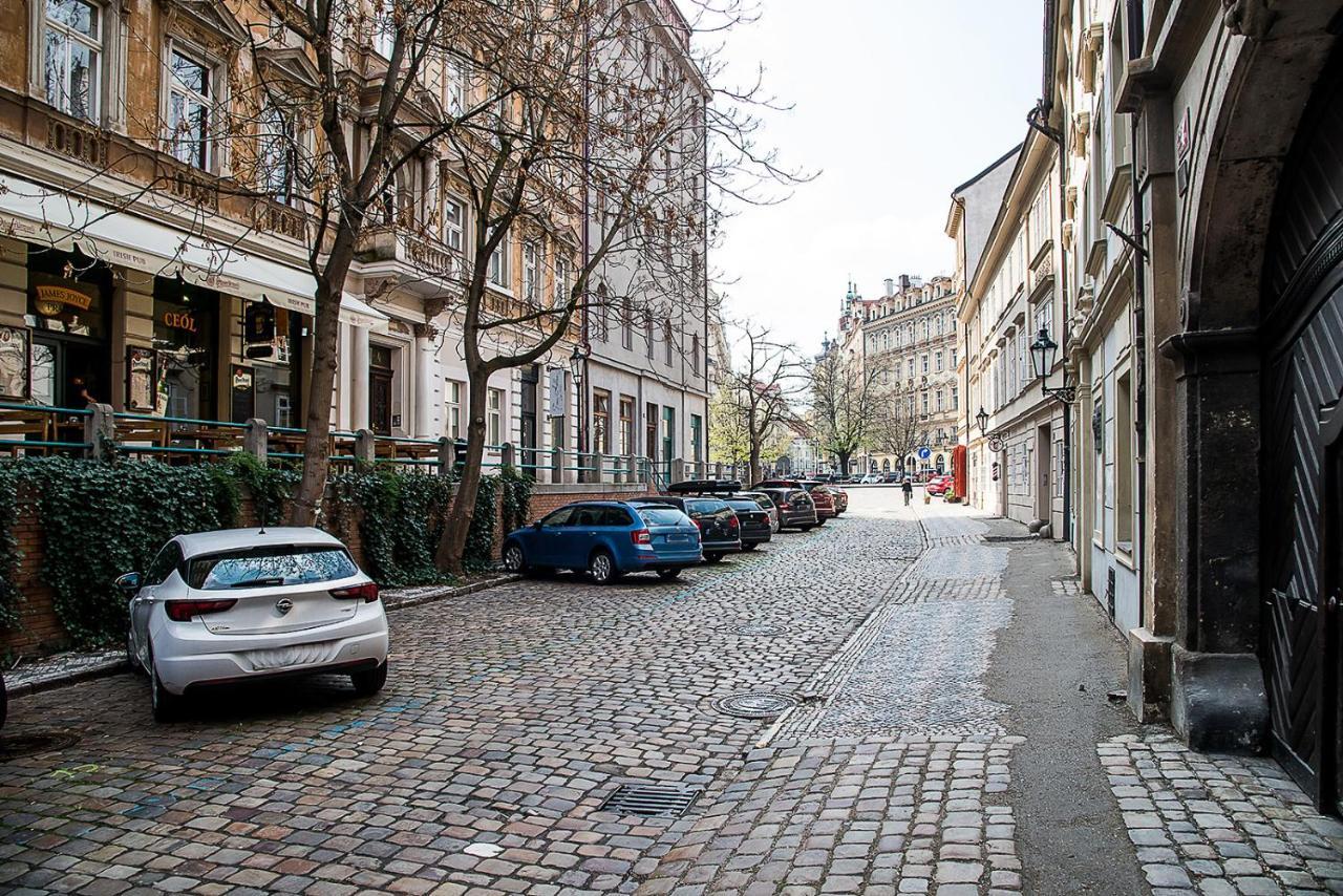 Apartment Charming In Famous Area *