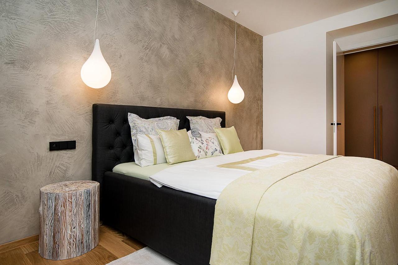 Charming In Famous Area Apartment *