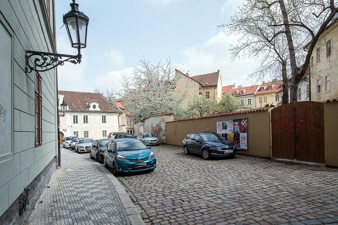 Charming In Famous Area Apartment Prague